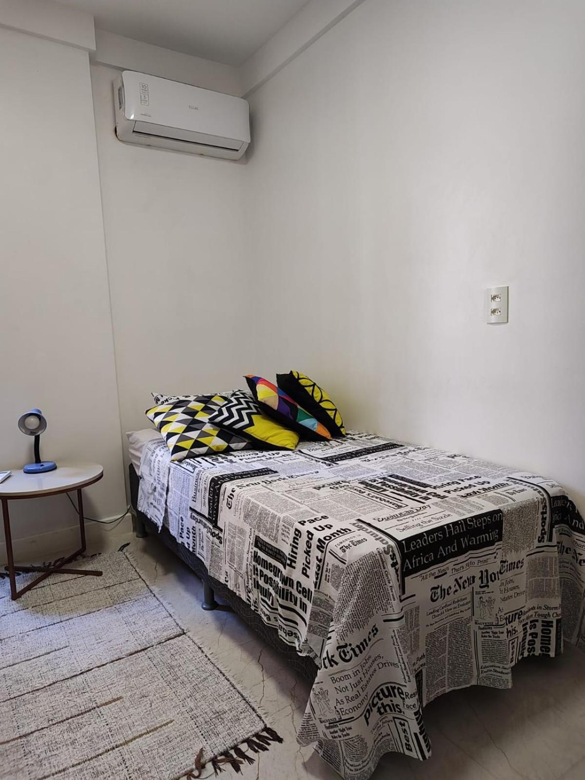 For One Com De Solteiro E Banheiro Privativos