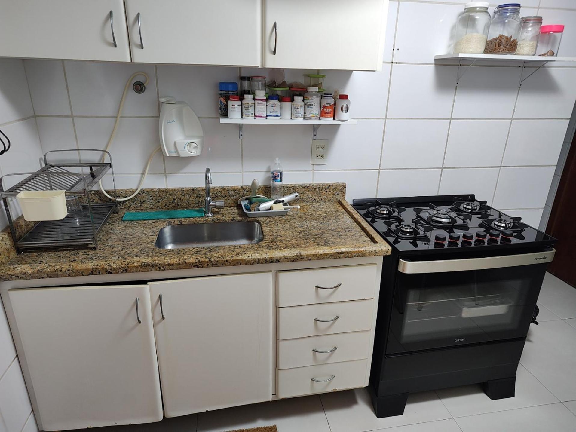 For One Com De Solteiro E Banheiro Privativos *